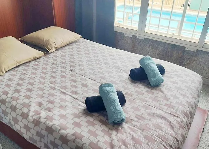 With Pool And Air Conditioning Lägenhet Torrevieja